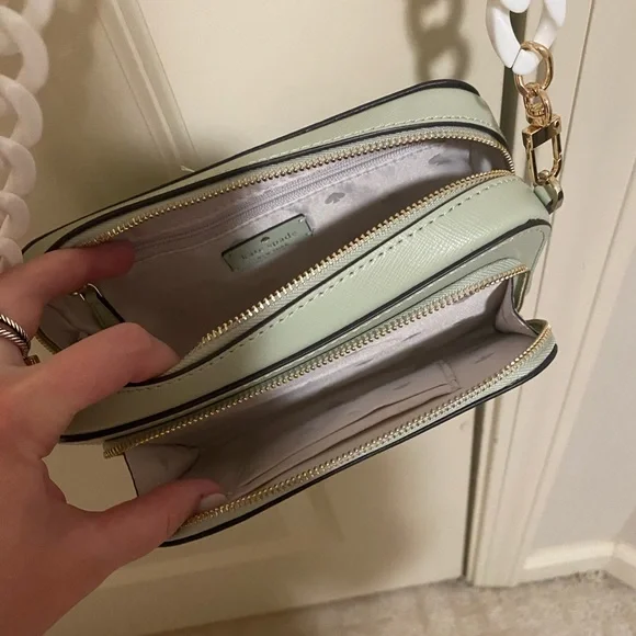 NWOT small green Kate Spade purse - Picture 3 of 4